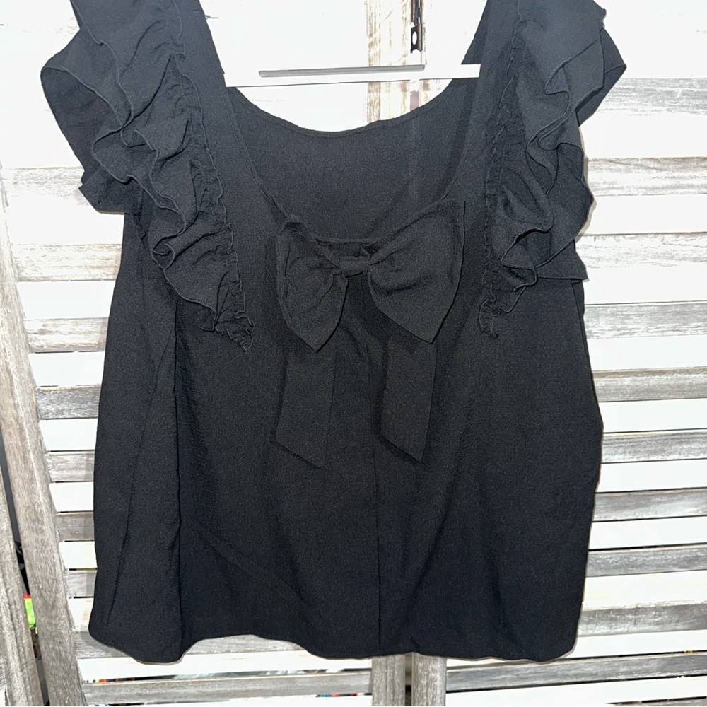 Adorable Ruffle Sleeve Bow Top- 3XL -NIP
